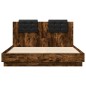 vidaXL Cama con cabecero madera de ingeniería roble ahumado 140x200 cm vidaXL Cama con cabecero madera de ingeniería roble ahumado 140x200 cm