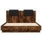 vidaXL Cama con cabecero madera de ingeniería roble ahumado 150x200 cm vidaXL Cama con cabecero madera de ingeniería roble ahumado 150x200 cm