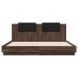 vidaXL Cama con cabecero madera ingeniería marrón roble 200x200 cm vidaXL Cama con cabecero madera ingeniería marrón roble 200x200 cm
