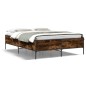 vidaXL Estructura cama madera ingeniería metal roble ahumado 160x200cm vidaXL Estructura cama madera ingeniería metal roble ahumado 160x200cm