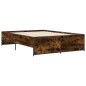 vidaXL Estructura cama madera ingeniería metal roble ahumado 135x190cm vidaXL Estructura cama madera ingeniería metal roble ahumado 135x190cm