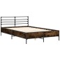 vidaXL Estructura cama madera ingeniería metal roble ahumado 140x200cm vidaXL Estructura cama madera ingeniería metal roble ahumado 140x200cm