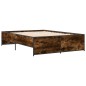 vidaXL Estructura cama madera ingeniería metal roble ahumado 120x200cm vidaXL Estructura cama madera ingeniería metal roble ahumado 120x200cm