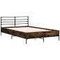 vidaXL Estructura cama madera ingeniería metal roble ahumado 140x190cm vidaXL Estructura cama madera ingeniería metal roble ahumado 140x190cm