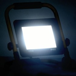 vidaXL Foco LED con asa 50 W blanco frío
