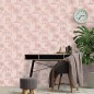 DUTCH WALLCOVERINGS Papel pintado árboles tropicales rosa