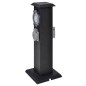 Columna negra con enchufe y temporizador para el jardín Columna negra con enchufe y temporizador para el jardín