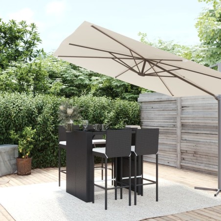 vidaXL Mesa y taburetes altos jardín 5 pzas y cojines ratán PE negro